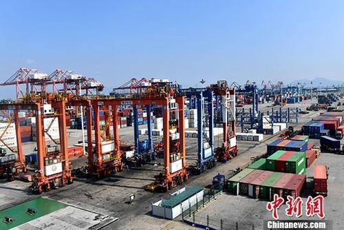 资料图：厦门海天集装箱码头。<a target='_blank' href='http://www.chinanews.com/'>中新社</a>记者 吕明 摄