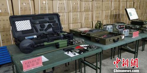 扫雷工具展示。　曾实 摄