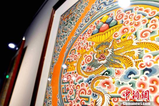 图为藏式建筑传统图案。　张添福 摄