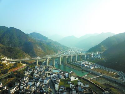 杭黄高铁正式通车
