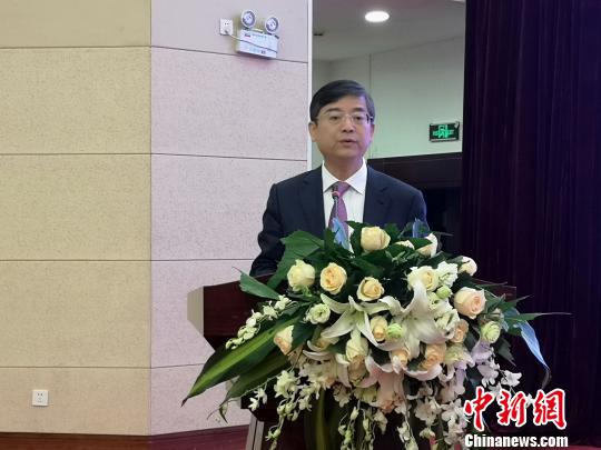 农工党中央副主席兼秘书长、农工党中央书画院院长曲凤宏致辞。　赵万江 摄