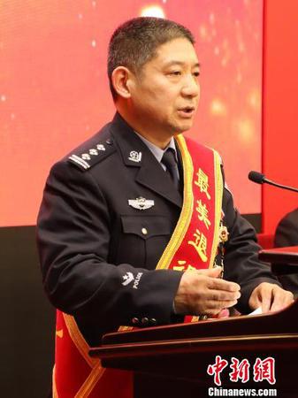 “最美退役军人”张保国讲述个人先进事迹。　李纯　摄