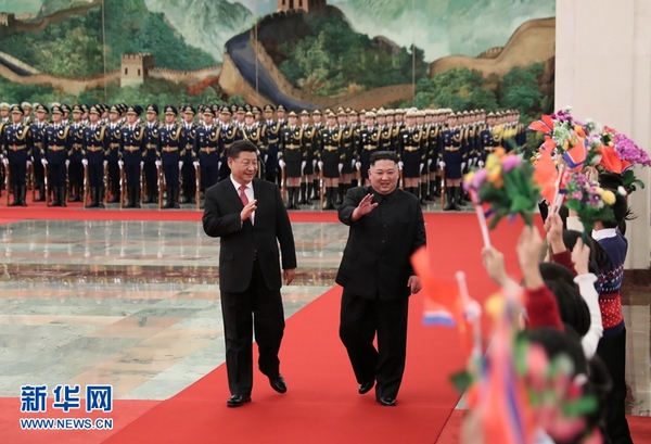 1月8日，中共中央总书记、国家主席习近平同当日抵京的朝鲜劳动党委员长、国务委员会委员长金正恩举行会谈。会谈前，习近平在人民大会堂北大厅为金正恩举行欢迎仪式。2