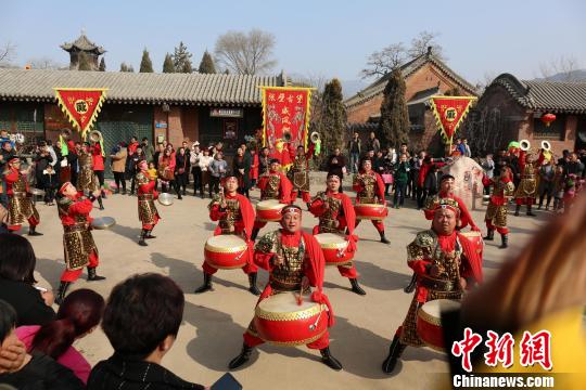 本届年俗活动新增了民俗内容和非遗表演，表现形式多样，内容丰富多彩，当地特色浓郁。张壁古堡景区供图