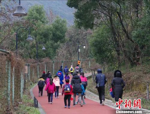 告别“节日病”：“燃烧卡路里”成为中国新年style
