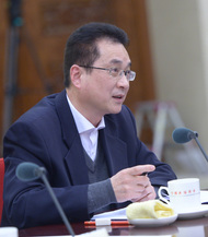 加强培养复合型人才队伍建设