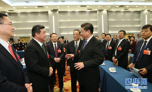 3月4日下午，中共中央总书记、国家主席、中央军委主席习近平看望参加全国政协十二届四次会议的民建、工商联委员，并参加联组会，听取委员们意见和建议。中共中央政治局常委、全国政协主席俞正声参加看望和讨论。