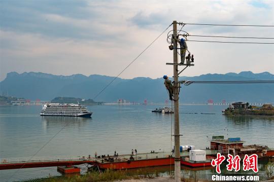 三峡旅游母港岸电系统投入试运行(资料图) 雷勇 摄