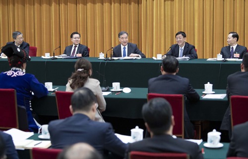 3月5日，中共中央政治局常委、全国政协主席汪洋参加十三届全国人大二次会议四川代表团的审议。新华社记者 李涛 摄