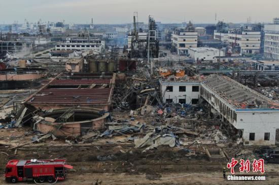 3月22日，江苏盐城响水县陈家港镇江苏天嘉宜化工有限公司爆炸核心周边一企业一片狼藉。<a target='_blank' href='http://www.chinanews.com/'>中新社</a>记者 泱波 摄