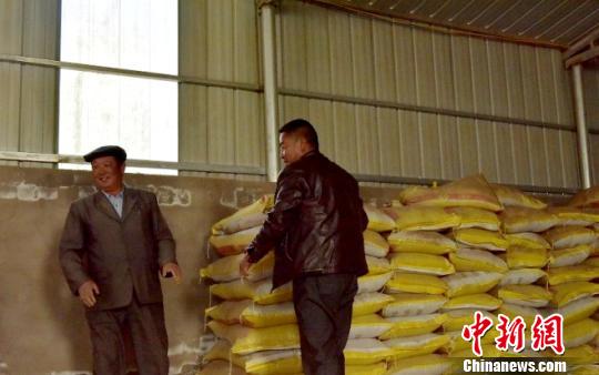青海海晏：“拖地所”让农牧民旱涝保收