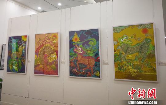 巡展作品。　杨杰英 摄