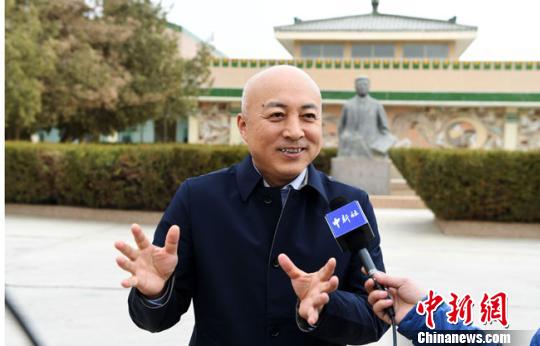 王旭东接棒单霁翔出任故宫院长：曾在莫高窟扫沙子