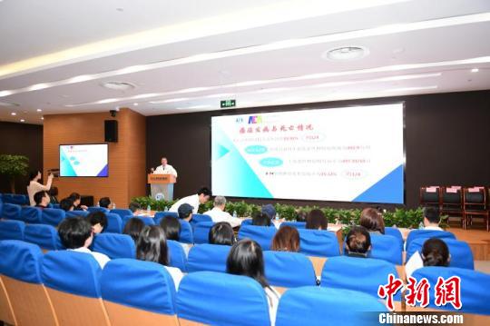 诸多肿瘤如能早期诊断、规范治疗，基本可以实现治愈。　芊烨 摄
