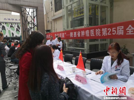 图为义诊活动现场。　阿琳娜 摄