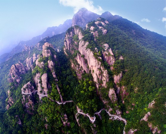 图为九华山地质公园花台群峰