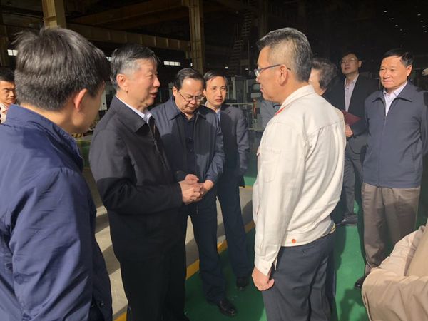 调研路上不停问。