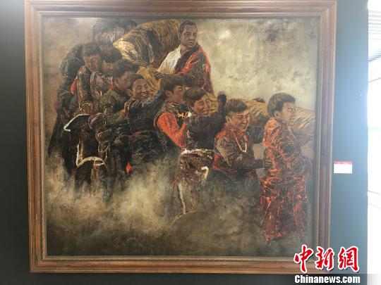 130余件艺术作品亮相昆明展现云南少数民族生活风貌