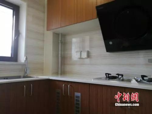 资料图：北京某出租房的厨房。<a target='_blank' href='http://www.chinanews.com/' >中新网</a>记者 邱宇 摄