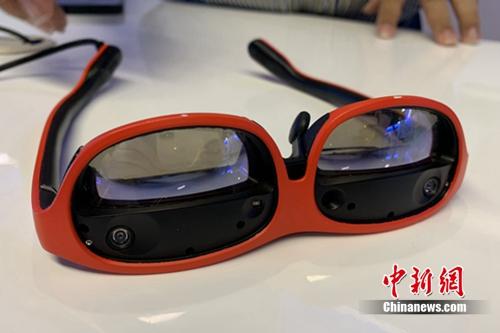 更轻巧的VR眼镜。<a target='_blank' href='http://www.chinanews.com/' >中新网</a> 吴涛 摄