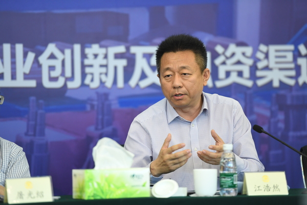 全国政协委员江浩然