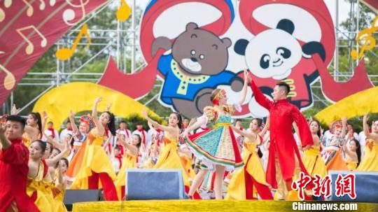 第十届中俄文化大集开幕现场。黑河市委宣传部供图