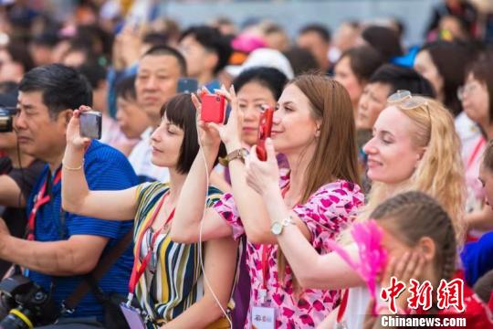 第十届中俄文化大集开幕现场。黑河市委宣传部供图