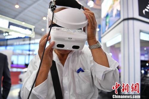 资料图：中国科技企业亮相展会。<a target='_blank' href='http://www.chinanews.com/'>中新社</a>记者 刘冉阳 摄