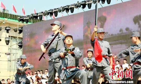 八年抗战中，仅14万人的武乡就有9万多人参加各类抗日团体，1.46万人参加了八路军，2.1万人献出了宝贵的生命。　姜晓刚　摄