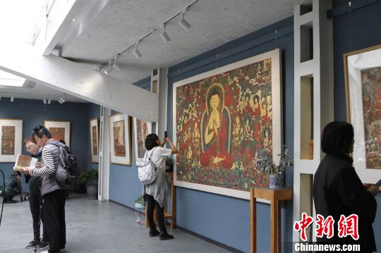 图为展览现场 赵朗 摄