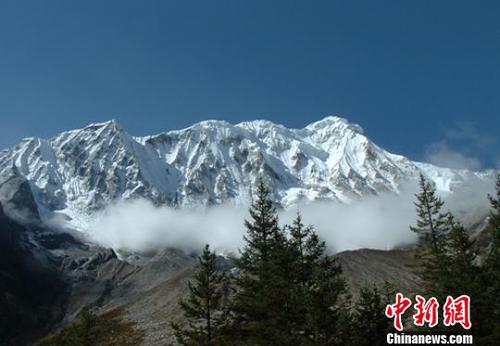 格聂雪山。(资料图) 钟欣 摄