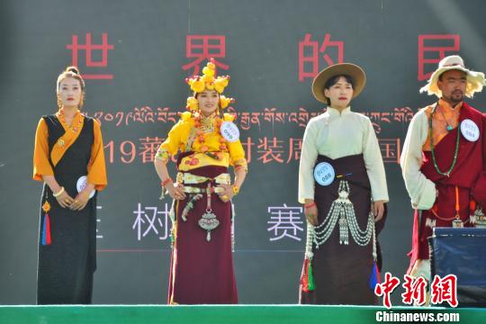 图为晋级复赛的参赛选手。　鲁丹阳 摄