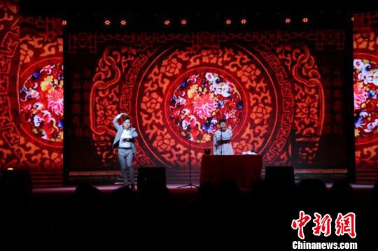 演出现场。　陈艳迪 摄