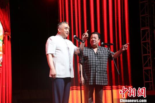 演出现场。　陈艳迪 摄