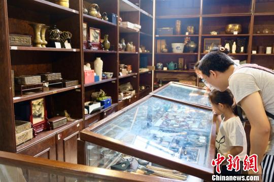 2019上海书展博古斋展台。　王笈 摄