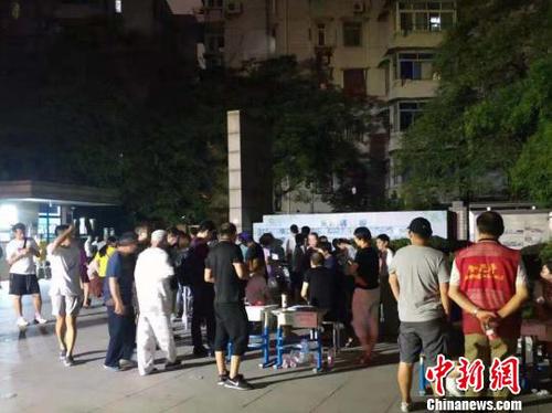 临时安置点现场。　下宣 摄