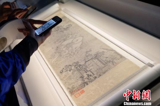 “莱溪华宝——翁氏家族旧藏绘画展”。　王笈 摄