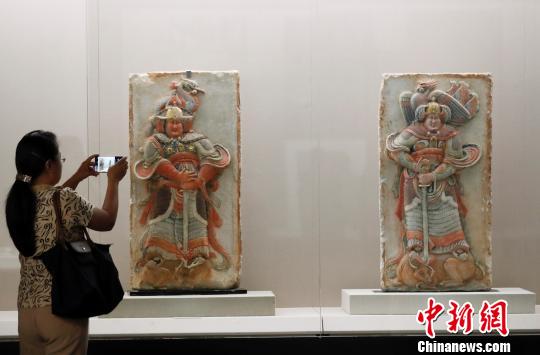 王处直墓彩绘浮雕武士像石刻 杜洋 摄