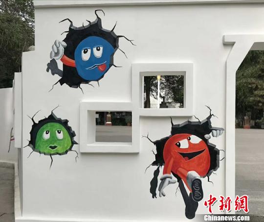 图案惟妙惟肖，立体感强。　周国福 摄