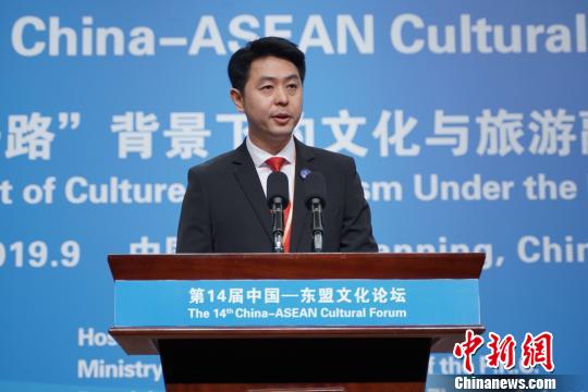 泰国文化部副部长巴拉梅·安披切发表讲话。　东博社 摄