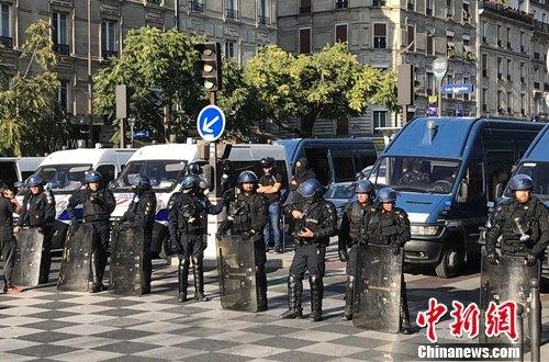 巴黎多场示威游行万余人参与163人被捕