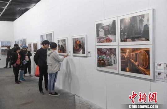 《国家工业遗产影像志》摄影展旨在弘扬工业文化，传播工业精神。　武俊杰 摄