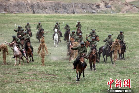 图为《和平将平陶峙岳》剧照。