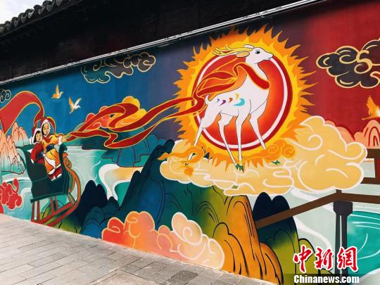 为了让“网红墙”呈现最佳效果，“网红墙”由世界顶尖的设计与涂鸦团队操刀。　康玉湛 摄