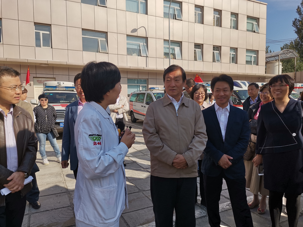 牛青山副主席考察999急救中心救援车辆装备