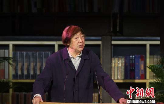 冯骥才讲话。　张道正 摄
