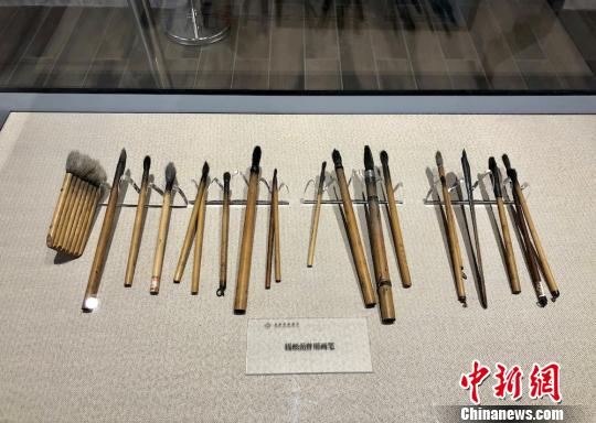 钱松喦使用过的画笔。　孙权 摄