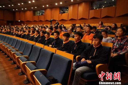 “百年职校”学子观看祖克曼与阿德莱德交响乐团的公开排练 BMF供图