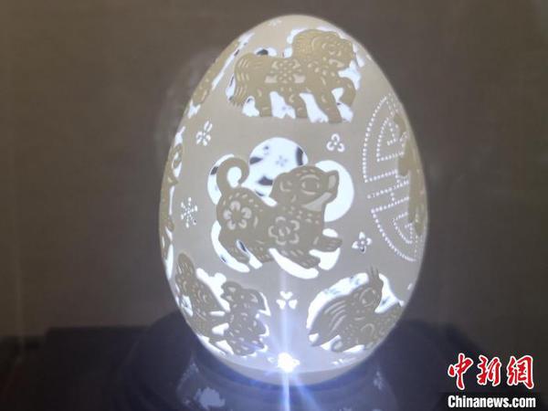 工艺美术大师作品展示。　阿琳娜 摄