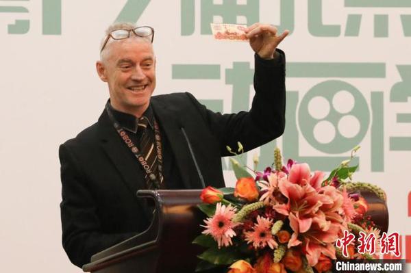 澳大利亚昆士兰科技大学高级研究员大卫？林赛？莱特发言。　马海燕 摄